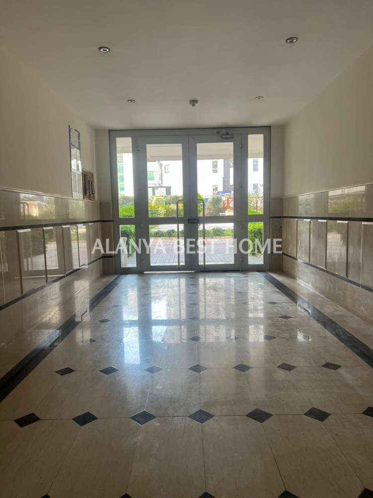 KESTEL'DE DENİZE 100 MT MESAFEDE AKTİVİTELİ SİTE İÇERİSİNDE 2+1 EŞYALI DAİRE